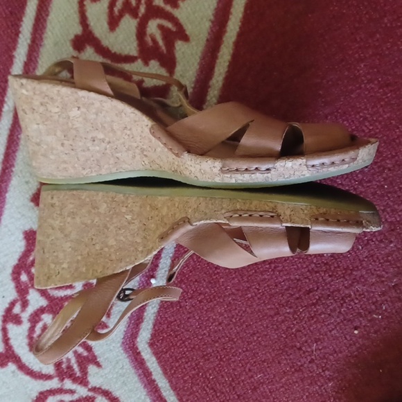 Clarks Artisan Alameda Cork Leather Wedge Sandals - Picture 2 of 7